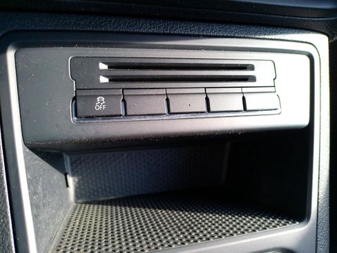 Used 2013 Volkswagen Tiguan SEL FWD image 14