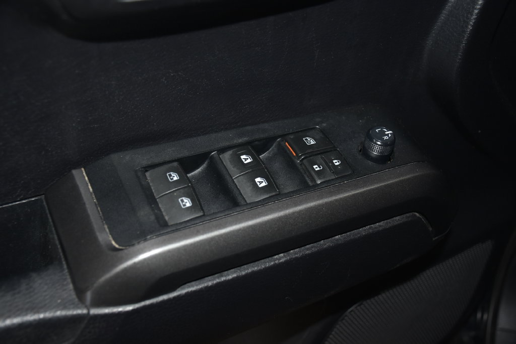 Used 2020 Toyota Tacoma TRD Off-Road AWD/4WD image 25