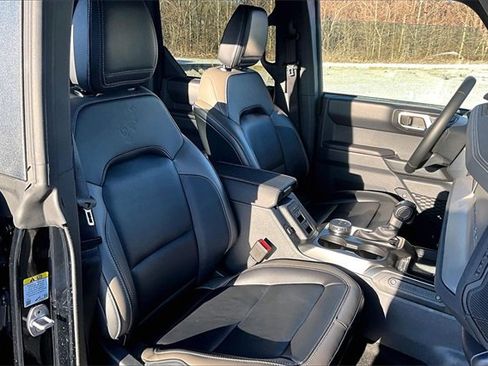 Used 2025 Ford Bronco Outer Banks image 7