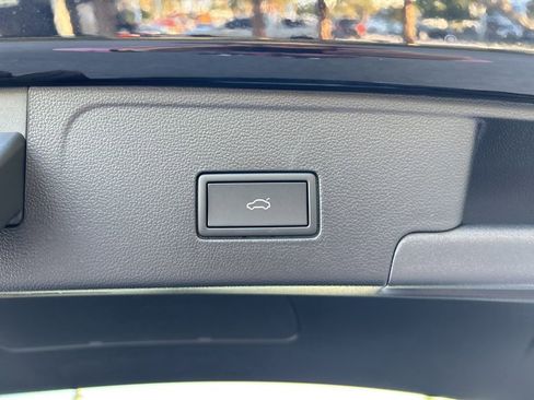 Used 2025 Volkswagen Atlas Cross Sport SEL image 51