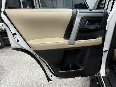 Used 2016 Toyota 4Runner SR5 Premium AWD/4WD image 21