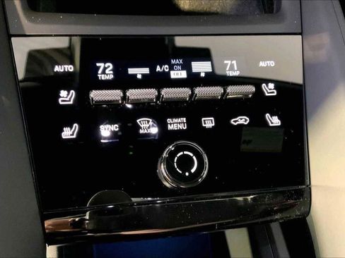 New 2025 Porsche Macan Electric image 91