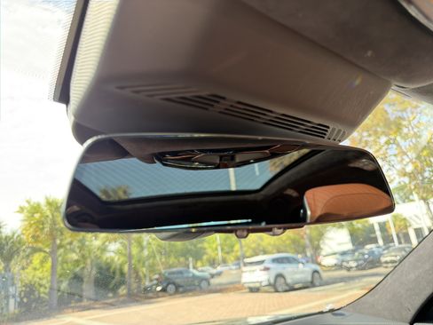 Used 2023 BMW 760i xDrive w/ Executive Package image 27