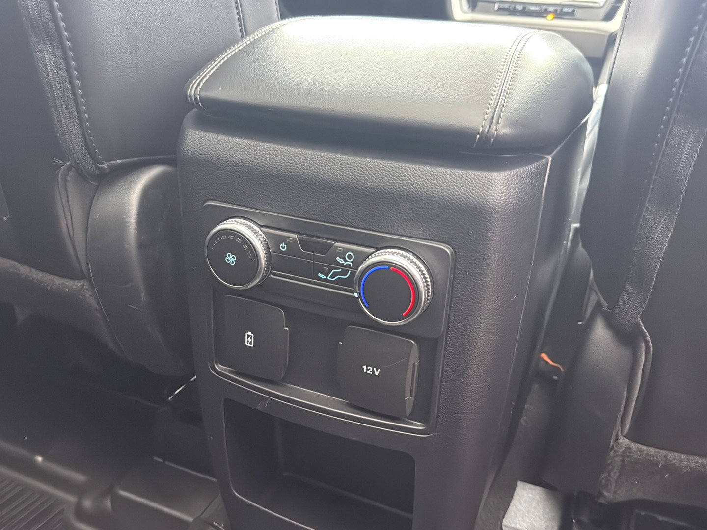 Used 2021 Ford Explorer XLT w/ Equipment Group 202A RWD image 30