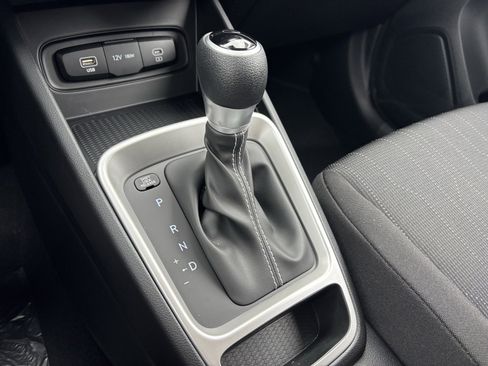 New 2025 Hyundai Venue SE image 21