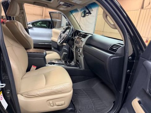 Used 2012 Toyota 4Runner Limited AWD/4WD image 30