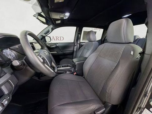 Used 2017 Toyota Tacoma TRD Sport RWD image 26