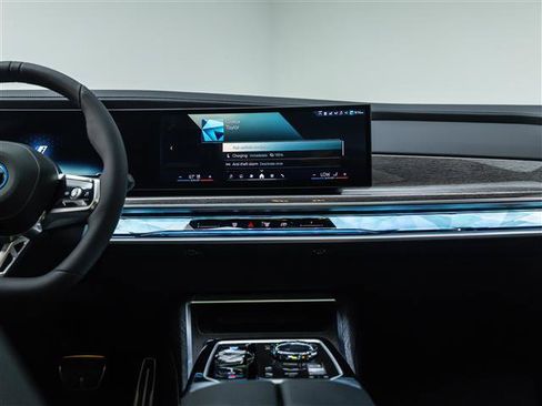 Used 2026 BMW i7 eDrive50 w/ M Sport Package RWD image 27