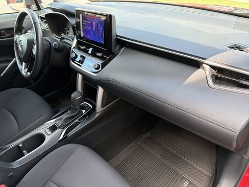 Used 2023 Toyota Corolla Cross LE FWD image 8