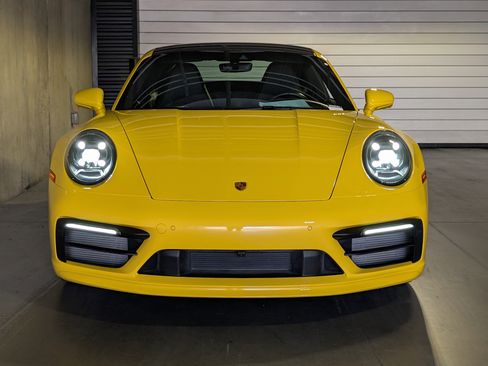 Certified 2022 Porsche 911 Carrera RWD image 11