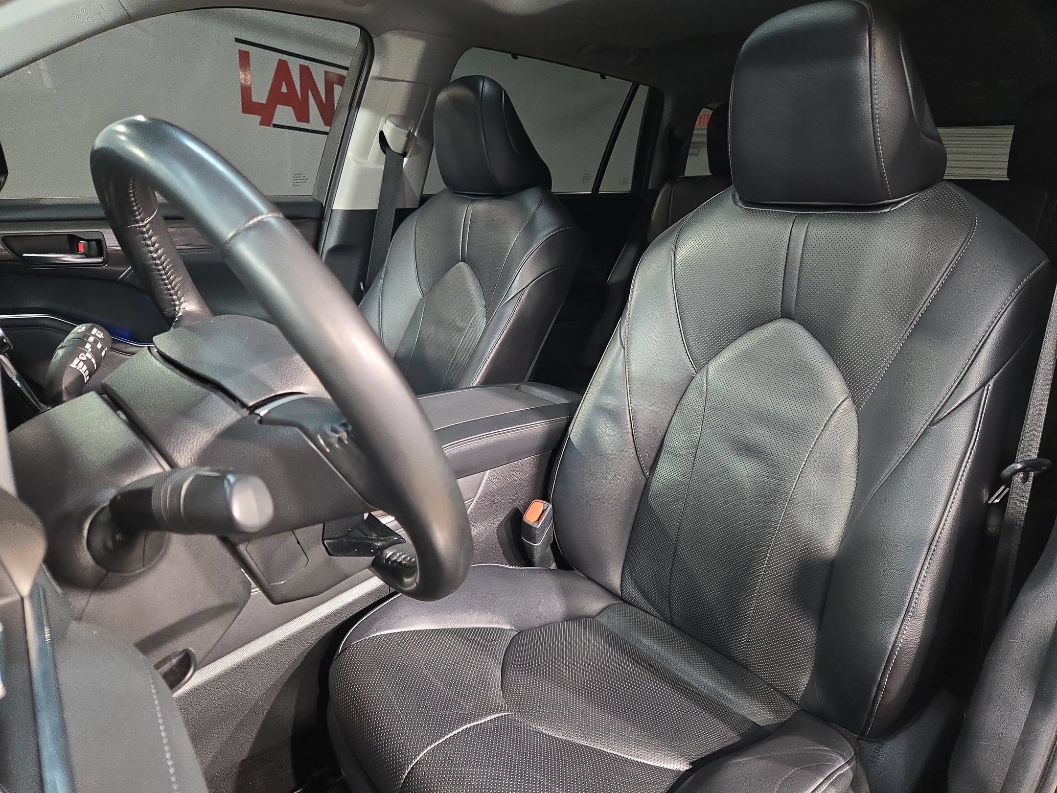 Used 2022 Toyota Highlander Limited FWD image 24