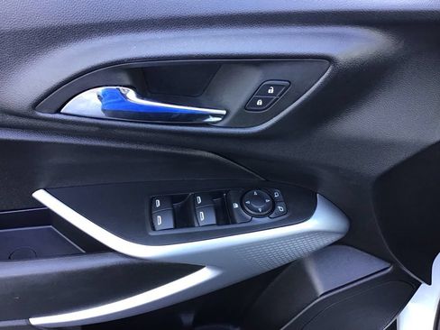 Used 2024 Chevrolet Trax LS w/ LS Convenience Package FWD image 9