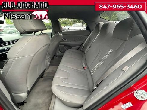 Used 2024 Hyundai Elantra SEL FWD image 12