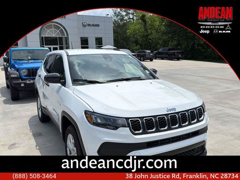 Used 2024 Jeep Compass Sport AWD/4WD image 1