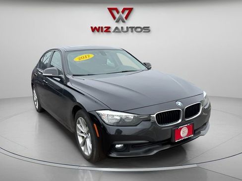 Used 2017 BMW 320i xDrive Sedan image 3