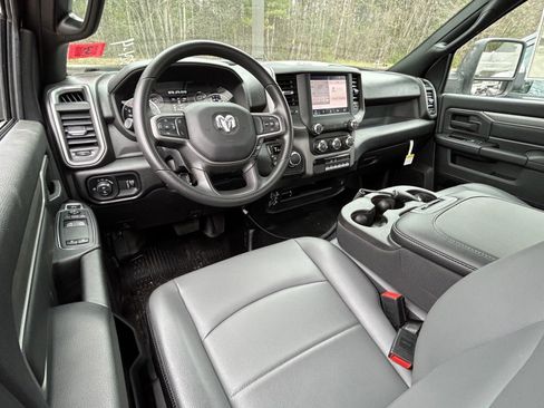 New 2024 RAM 2500 Tradesman w/ Chrome Appearance Group AWD/4WD image 20