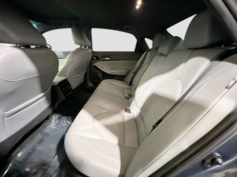 Used 2020 Toyota Avalon Limited w/ Advanced Safety Package FWD image 19