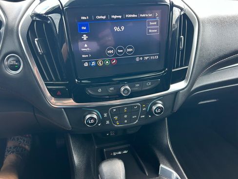 Used 2023 Chevrolet Traverse RS FWD image 4
