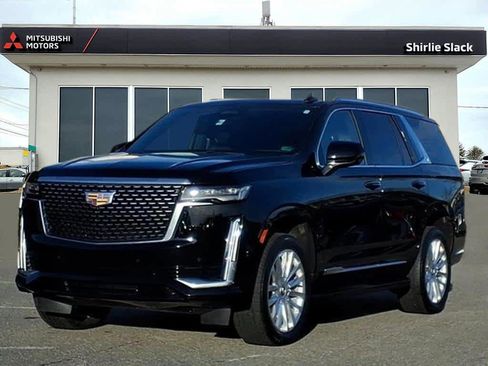 Used 2021 Cadillac Escalade Luxury image 1