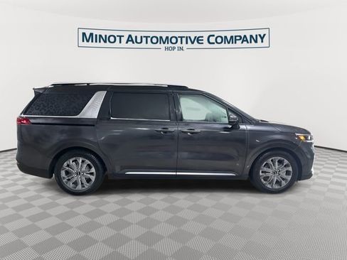 Used 2022 Kia Carnival SX Prestige FWD image 9