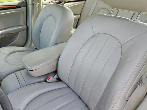 Used 2011 Buick Lucerne CXL w/ Driver Confidence Package FWD image 11
