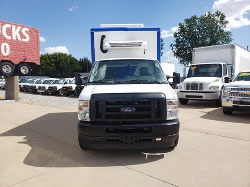 Used 2023 Ford E-350 and Econoline 350 Super Duty w/ Power Windows & Locks Group RWD image 4