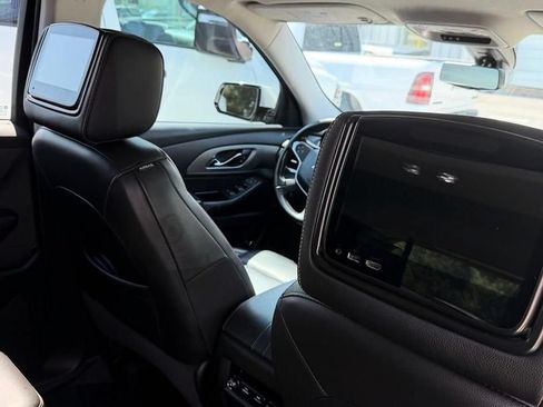 Used 2019 Chevrolet Traverse RS w/ LPO, Floor Liner Package AWD/4WD image 6