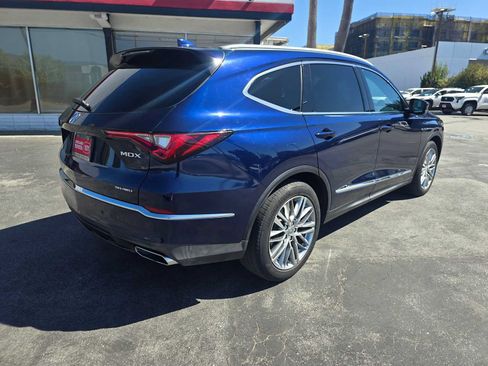 Used 2023 Acura MDX SH-AWD w/ Advance Package image 3