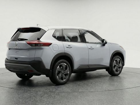 Used 2025 Nissan Rogue SV image 9