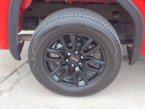 Used 2025 GMC Sierra 1500 Elevation image 9