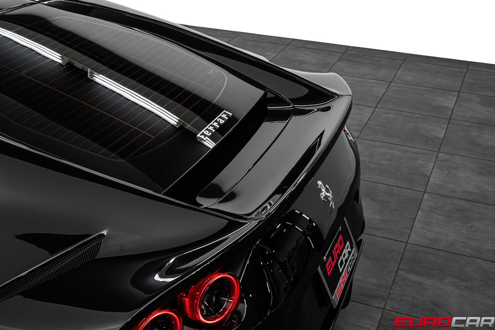 Used 2020 Ferrari 812 Superfast RWD image 18