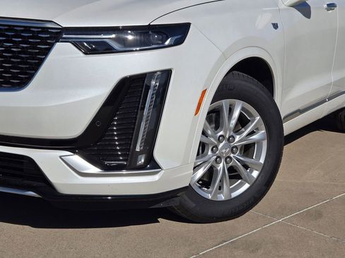 New 2025 Cadillac XT6 Luxury image 7