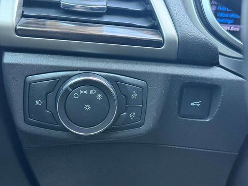 Used 2013 Ford Fusion SE FWD image 11