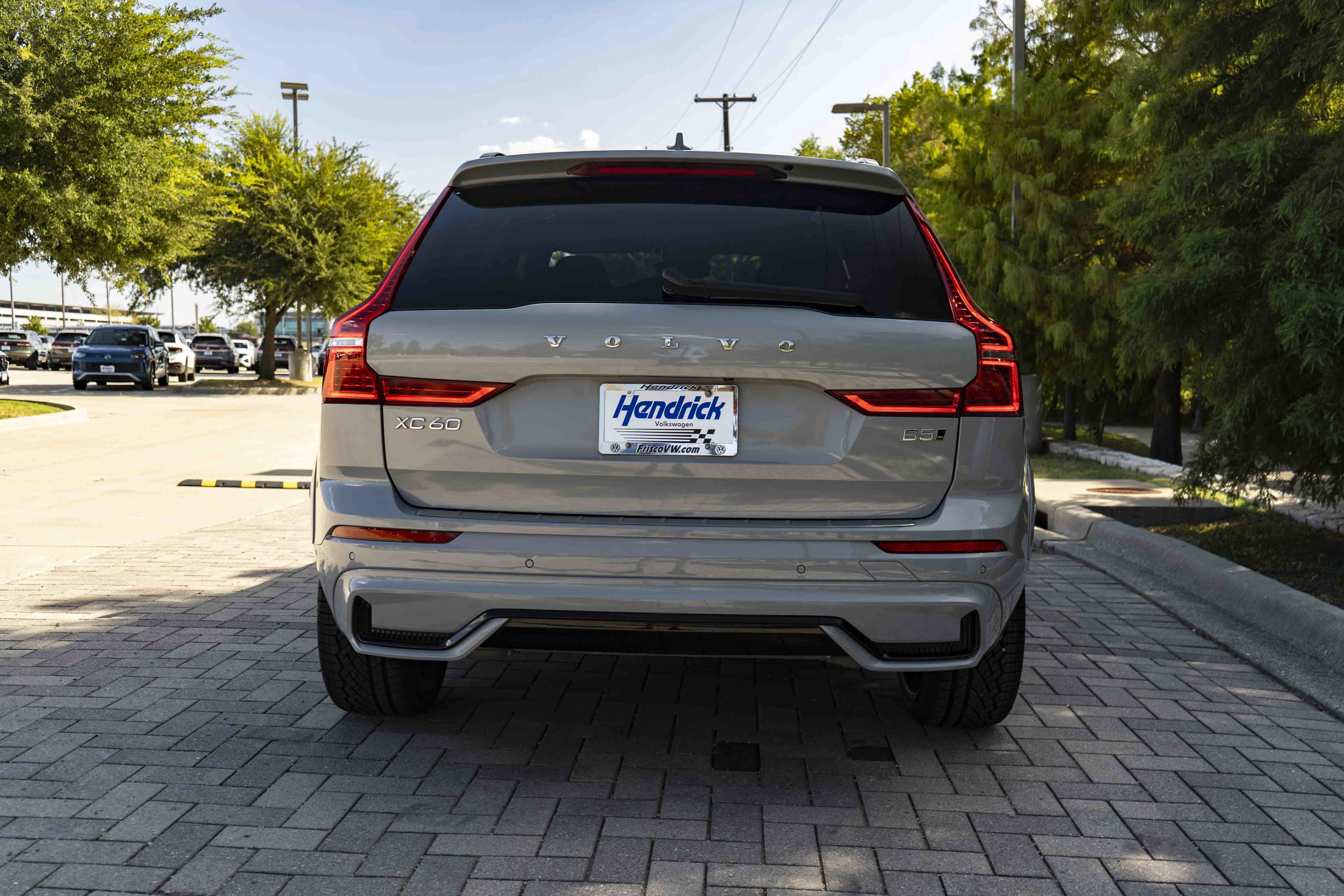 Used 2024 Volvo XC60 B5 Ultimate w/ Protection Package Premier AWD/4WD image 7