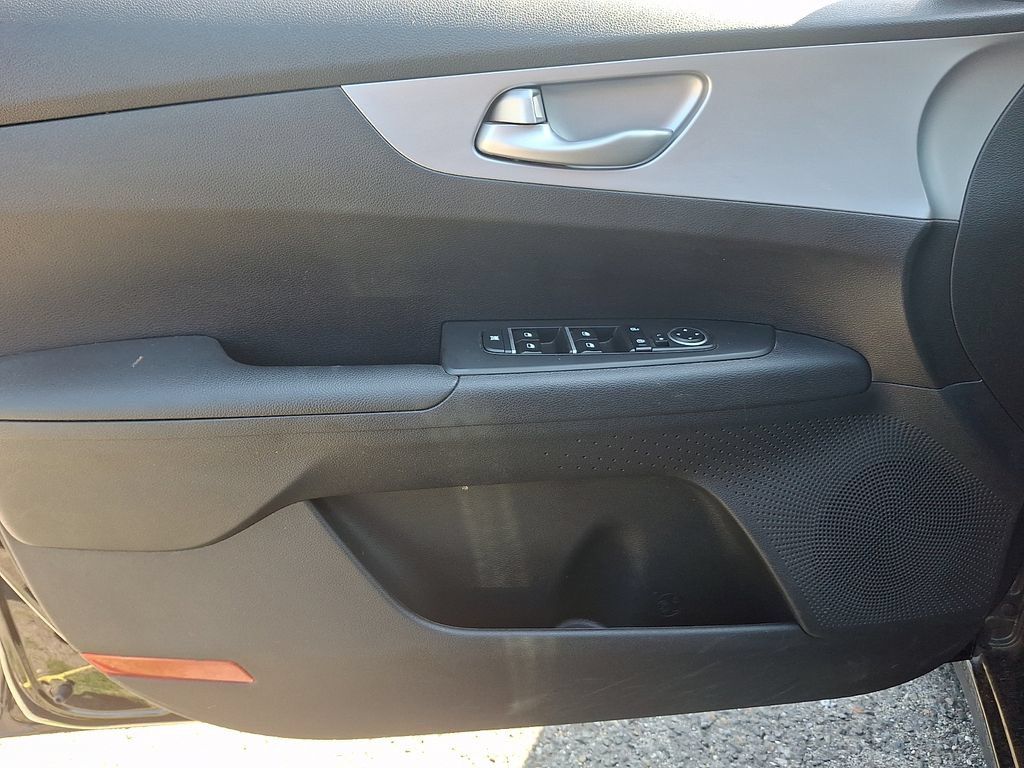 Certified 2023 Kia Forte LXS w/ LXS Technology Package FWD image 13