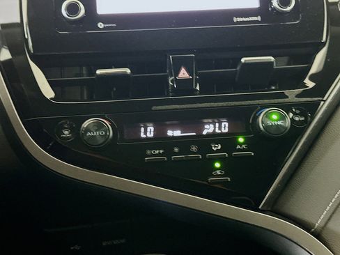 Used 2022 Toyota Camry SE image 24