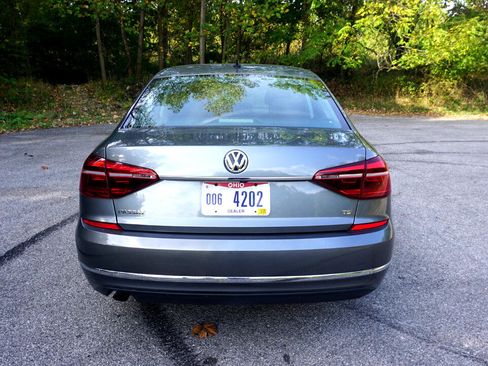 Used 2017 Volkswagen Passat 1.8T S image 4