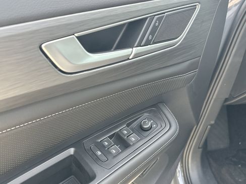 New 2026 Volkswagen Atlas Cross Sport SE FWD image 15