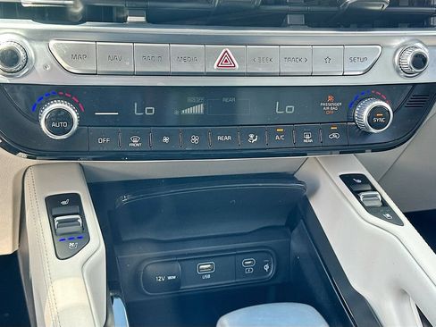 Certified 2023 Kia Telluride SX FWD image 16
