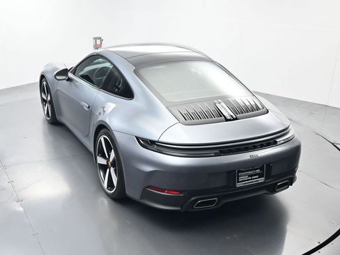 Certified 2025 Porsche 911 Carrera RWD image 36