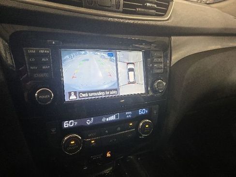 Used 2016 Nissan Rogue SV w/ SV Premium Package FWD image 16