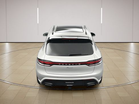 New 2026 Porsche Macan AWD/4WD image 33