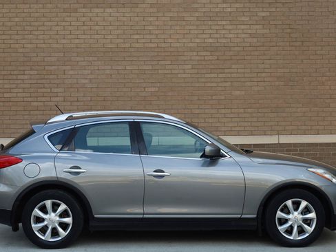 Used 2010 INFINITI EX35 Journey RWD image 3
