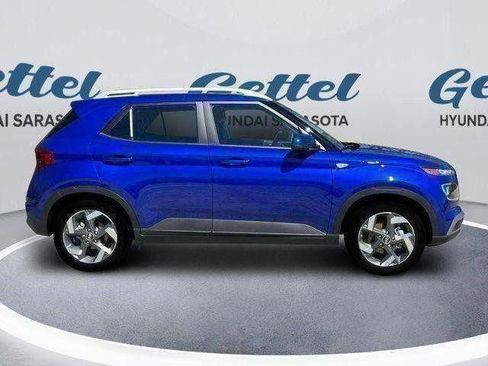 Certified 2025 Hyundai Venue SEL image 9