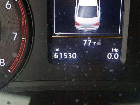 Used 2022 Volkswagen Passat 2.0T R-Line image 2