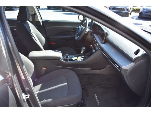 Used 2025 Hyundai Sonata SE image 14