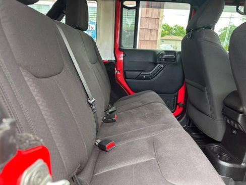 Used 2013 Jeep Wrangler Unlimited Sport AWD/4WD image 15