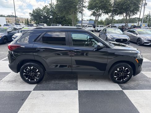 Used 2023 Chevrolet TrailBlazer LT w/ Convenience Package AWD/4WD image 3