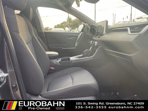 Used 2024 Toyota RAV4 XLE w/ Convenience Package image 20