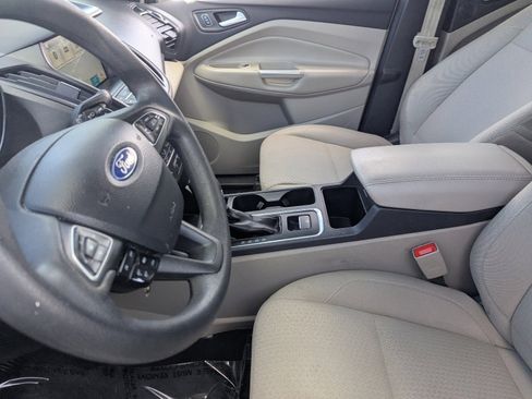 Used 2017 Ford Escape SE w/ Equipment Group 201A image 16